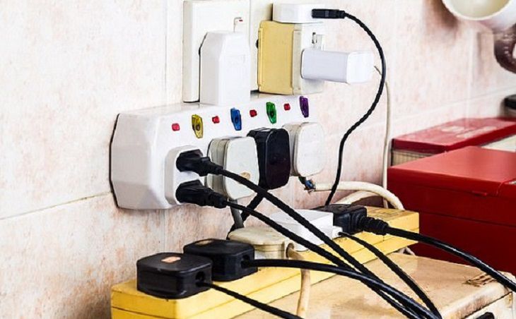 Các cách phòng tránh quá tải ổ cắm điện trong nhà